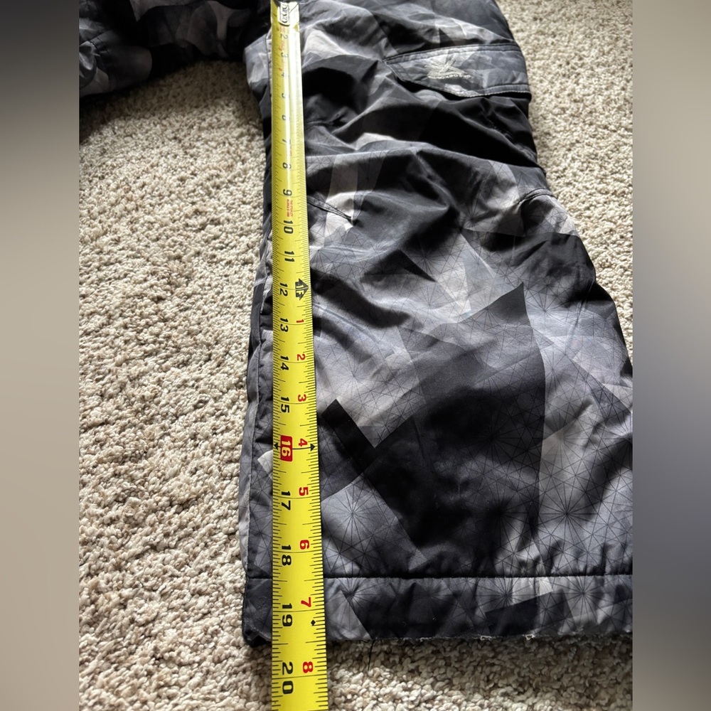ZeroXposur Ski/Snowboard Pants Black Gray Camo Cargo Insulated Youth 5-6 - Picture 8 of 8